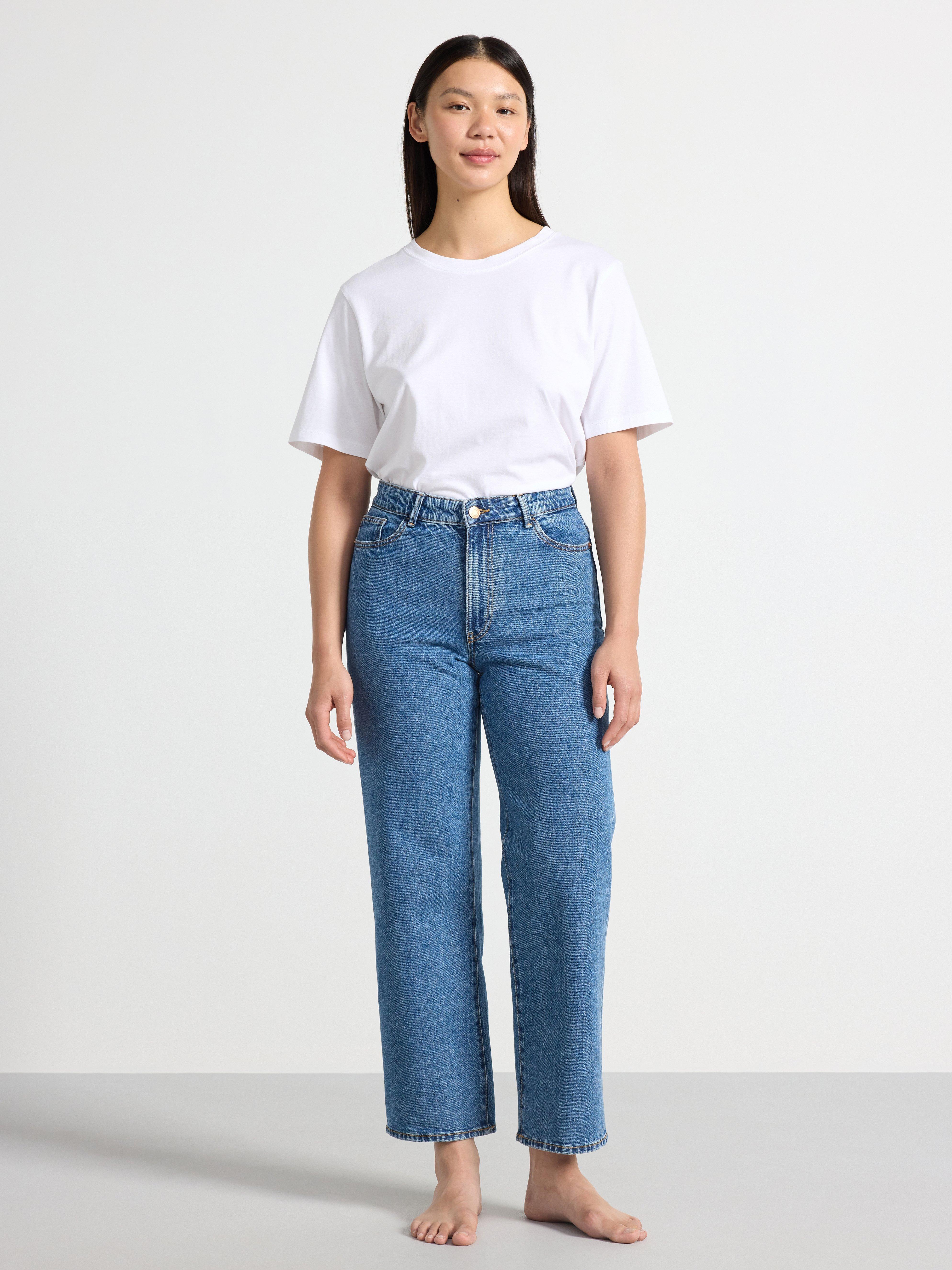 Calça jeans cropped WIDE Hanna com elastano leve, azul denim.