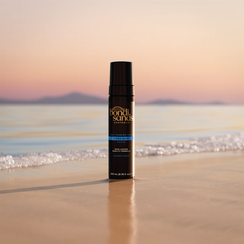 espuma autobronzeadora Bondi Sands proporciona à pele uma cor intensa.