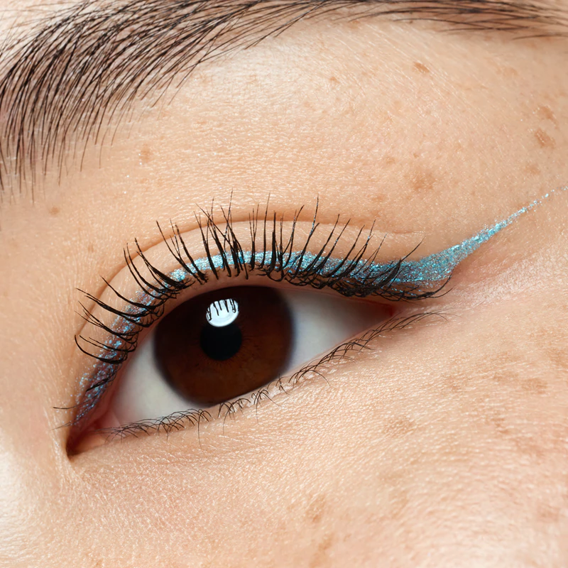 essence META GLOW Eyeliner