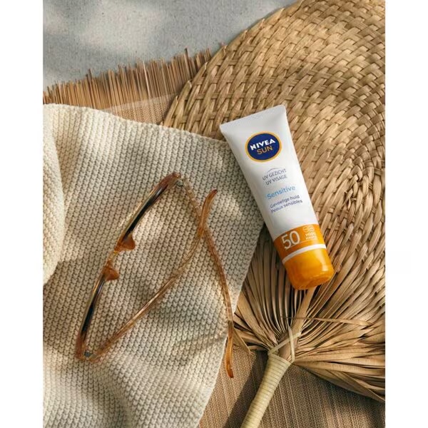 NIVEA Sun Face Sensitive krema za sončenje za obraz SPF50<br>50ml