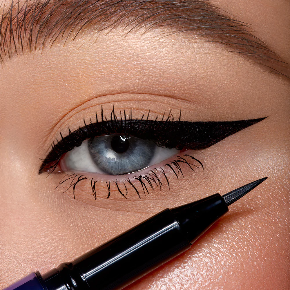 Occhi WHILE Eyeliner Pen - Eyeliner