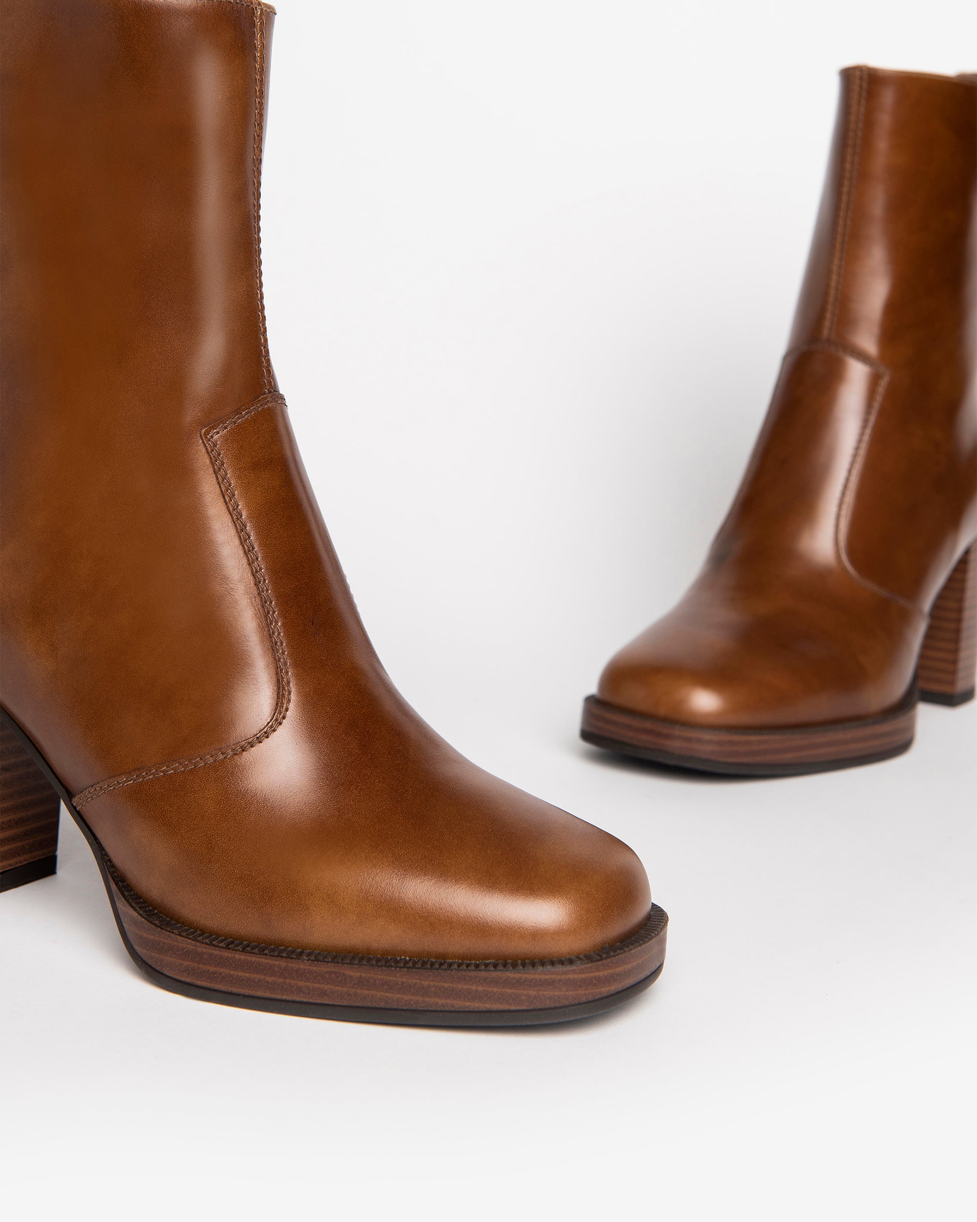  Damen-Ankle-Boots aus Leder