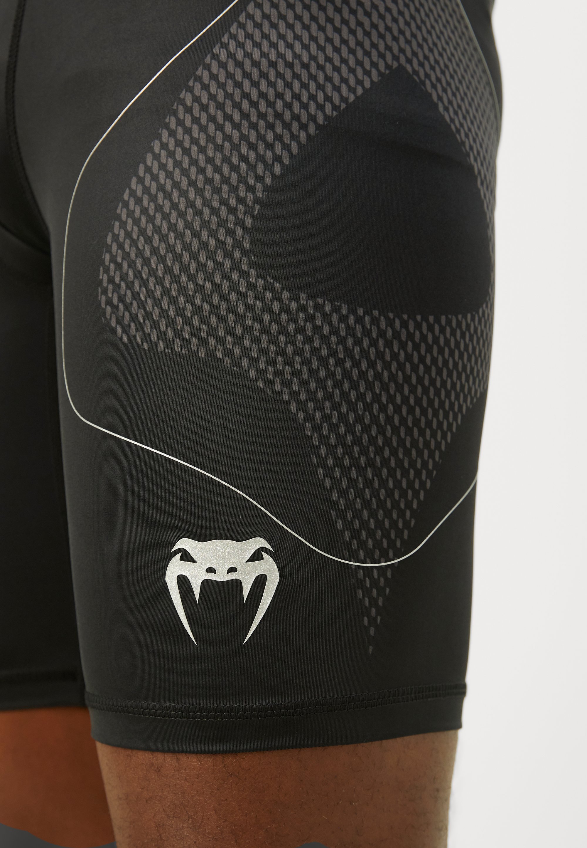 Venum NEXUS VALE TUDO SHORTS - Legging - zwart/zilverkleur