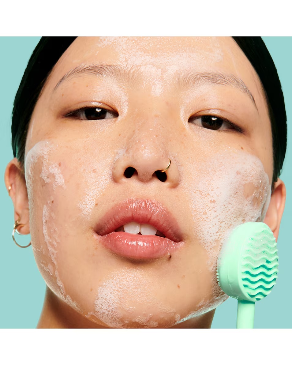 BENEFIT COSMETICS Η ΕΠΑΓΓΕΛΜΑΤΙΚΗ ΟΛΟΚΛΗΡΩΜΕΝΗ ΜΑΣΚΑ, ΣΩΛΗΝΑΣ, ΕΦΑΡΜΟΓΕΑΣ ΜΑΣΚΑΣ ΠΡΟΣΩΠΟΥ & ΕΡΓΑΛΕΙΟ ΚΑΘΑΡΙΣΜΟΥ