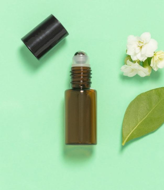5ml roll-on lahvička z jantarového skla s ocelovou kuličkou