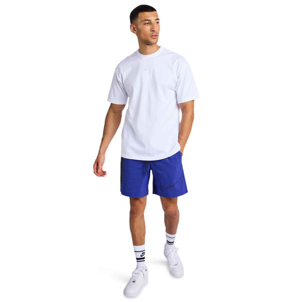Nike Sportswear Premium Essentials