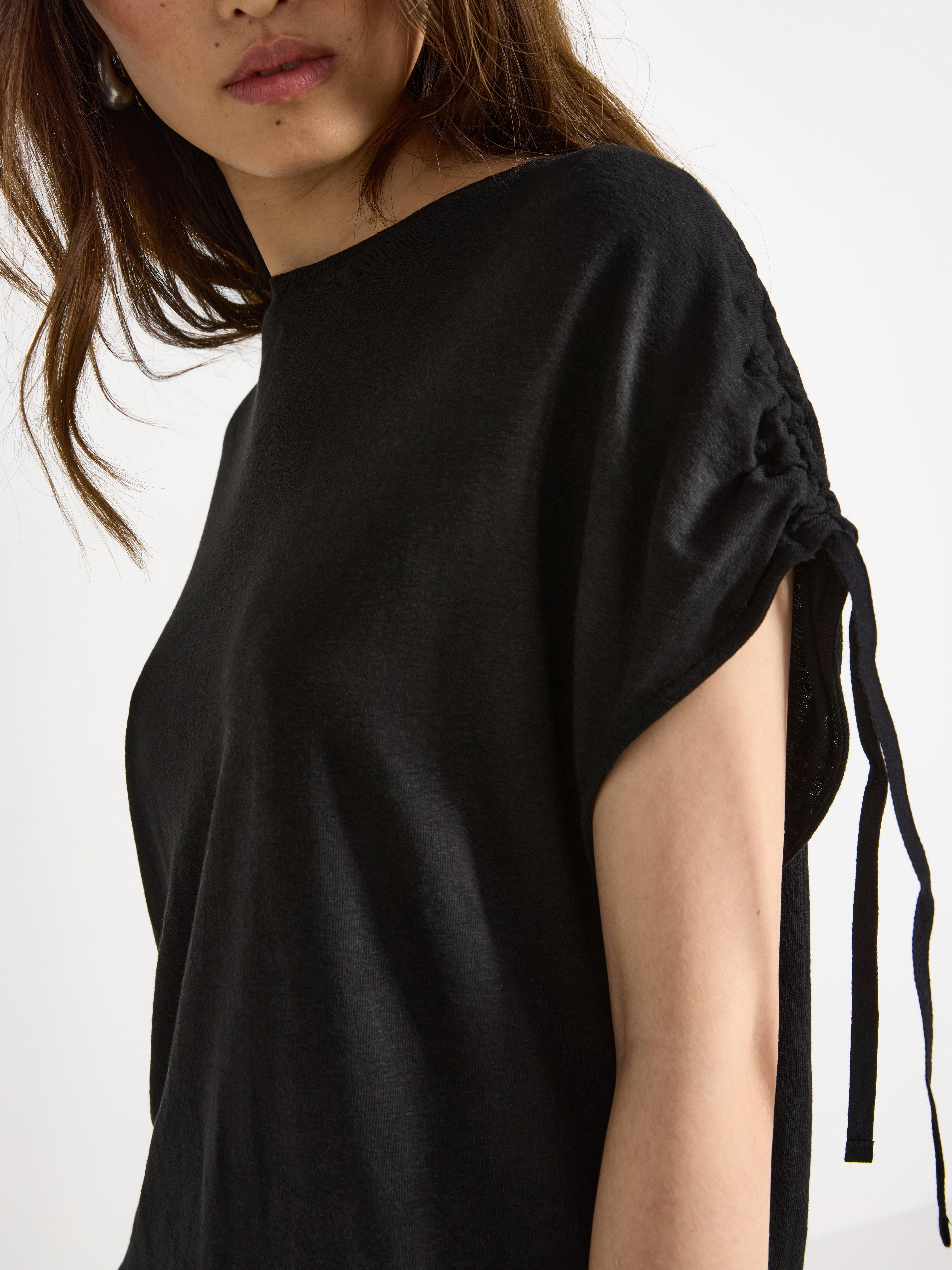 Top de mezcla de lino negro