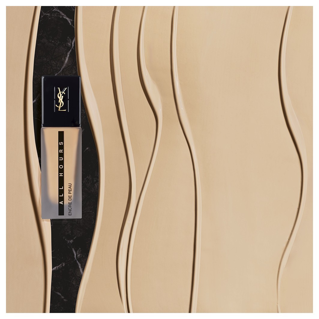 Yves Saint Laurent tonālais krēms Encre de Peau All Hours - 25ml