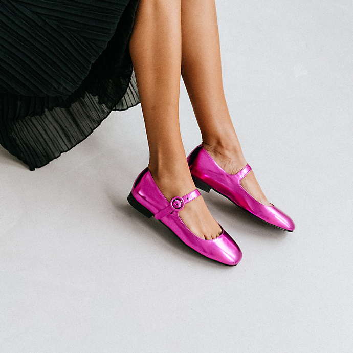 Ballerines à bouts carrés  en cuir metallisé fushia