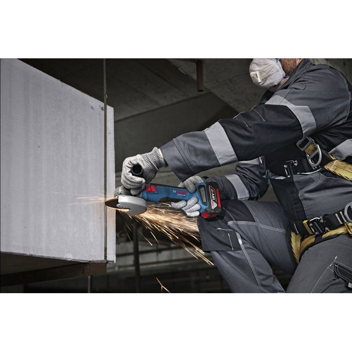 Meuleuses angulaires 125 mm - GWS 18V-8 - BOSCH - avec 2 Batteries 18V 4.0Ah - chargeur - L-Boxx - 06019N9002
