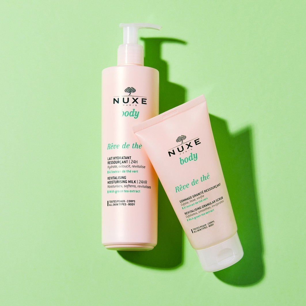 NUXE Reve de Thé piling za tijelo – osvježavajući piling od granita – 150 ml