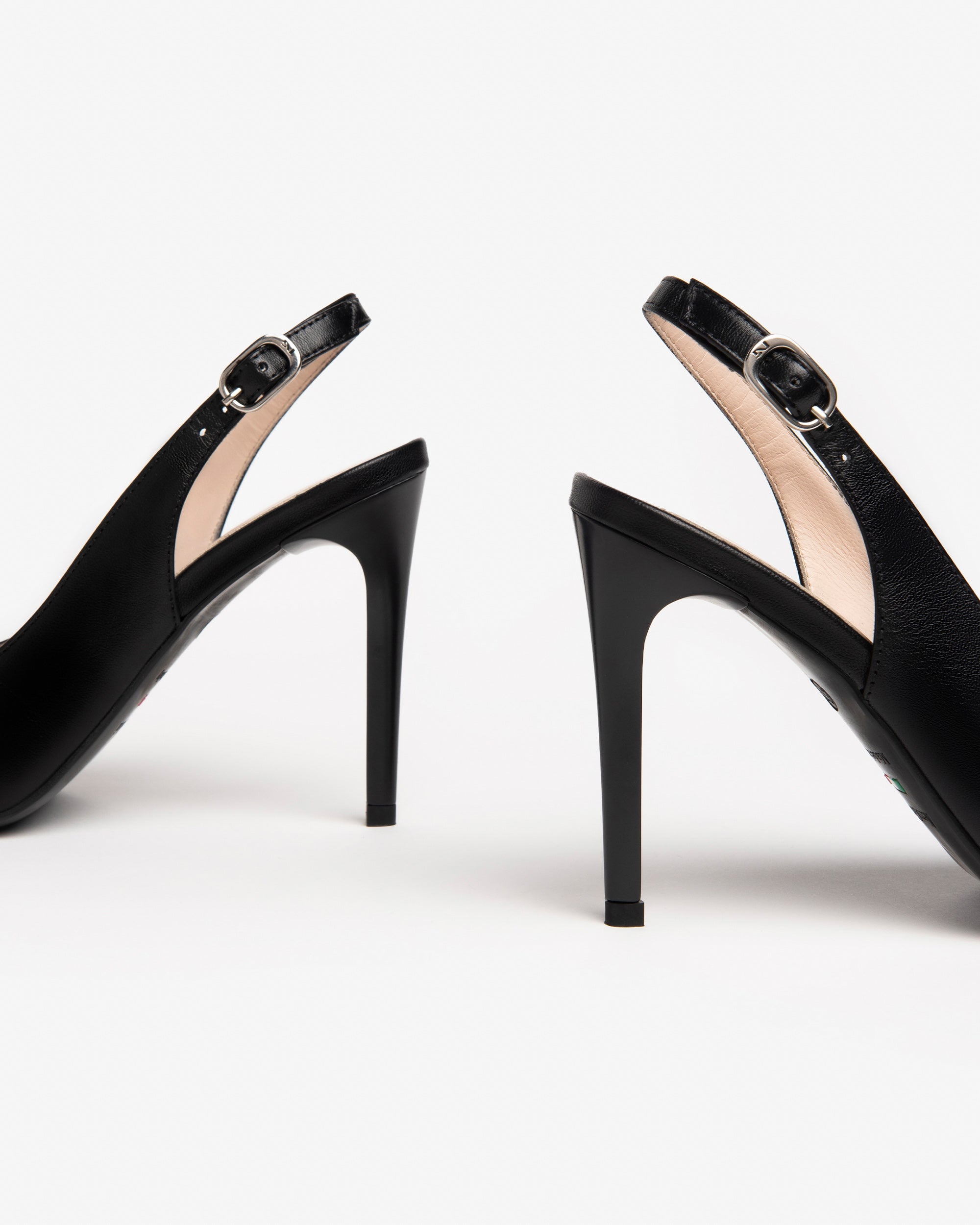  Damen-Pumps aus Leder