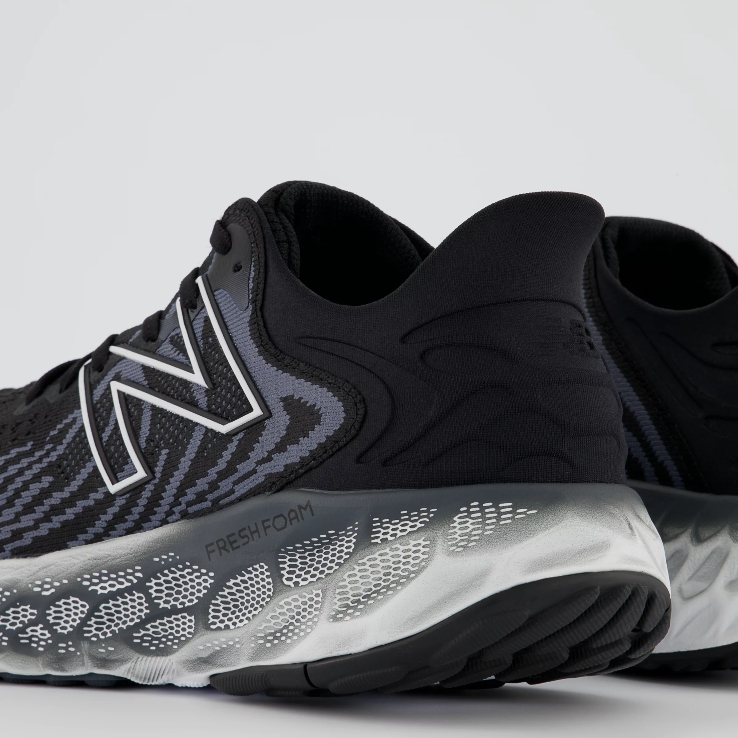 Fresh Foam 1080v11 Black con thunder e white