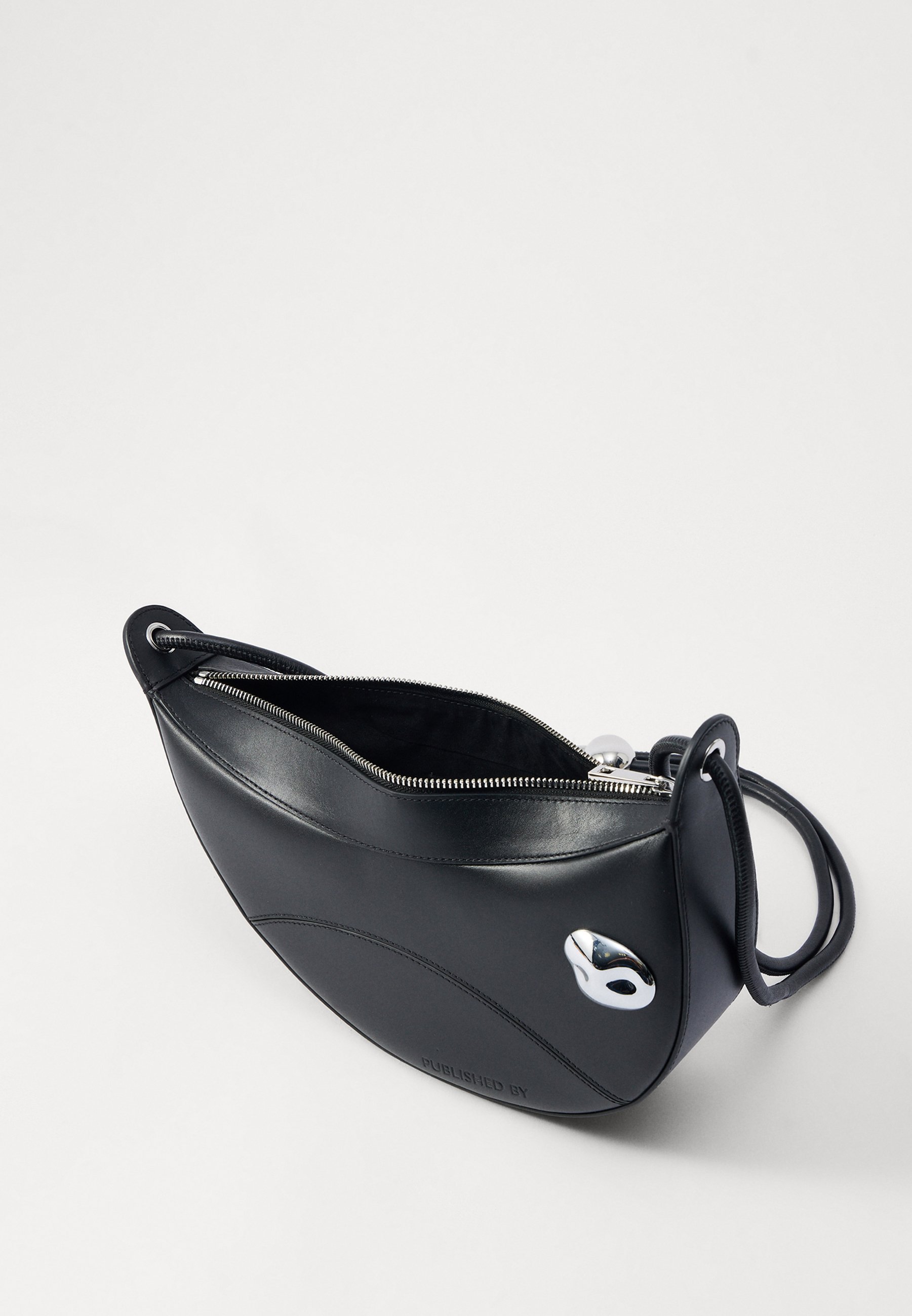 Objavil OMNI CROSS BODY - Torba čez telo - črna