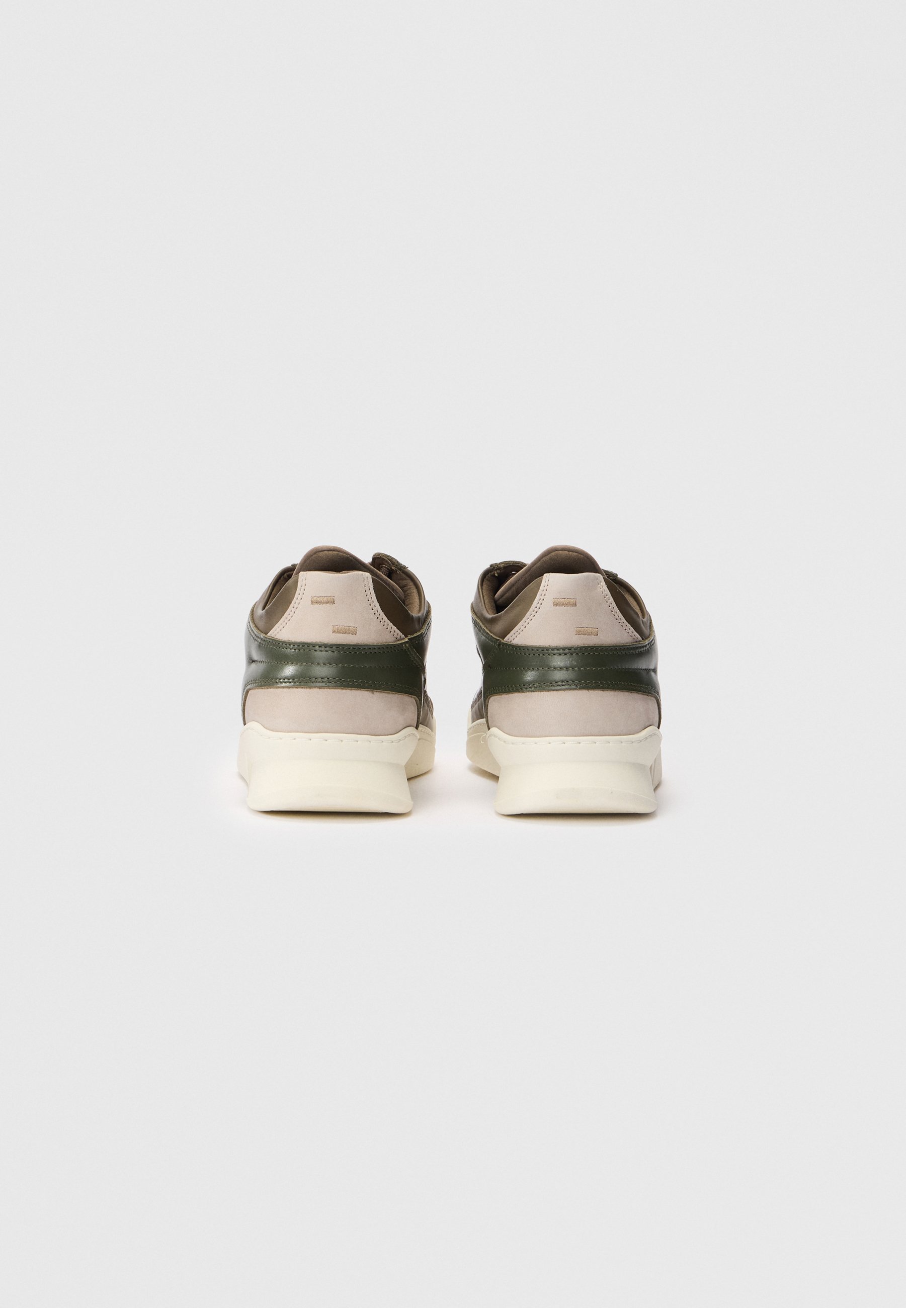 Filling Pieces GHOST PANELED - Joggesko - dark green