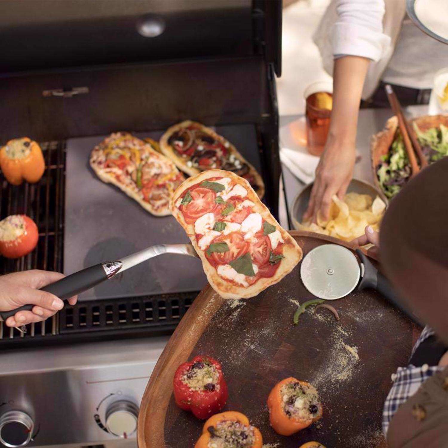 Weber Genesis E-325s gril na tekutý propan, 3 hořáky, černý