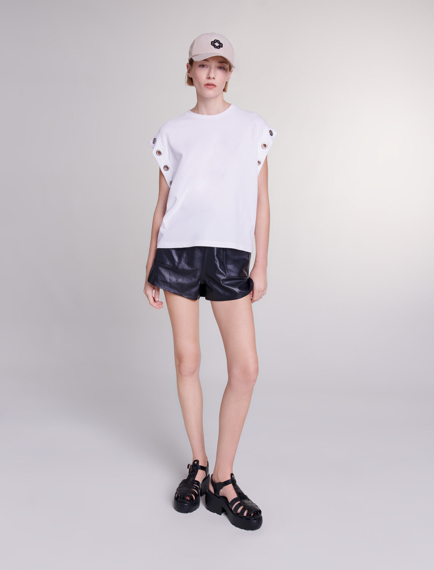 Tricou cu detaliu de ochiuri - Alb