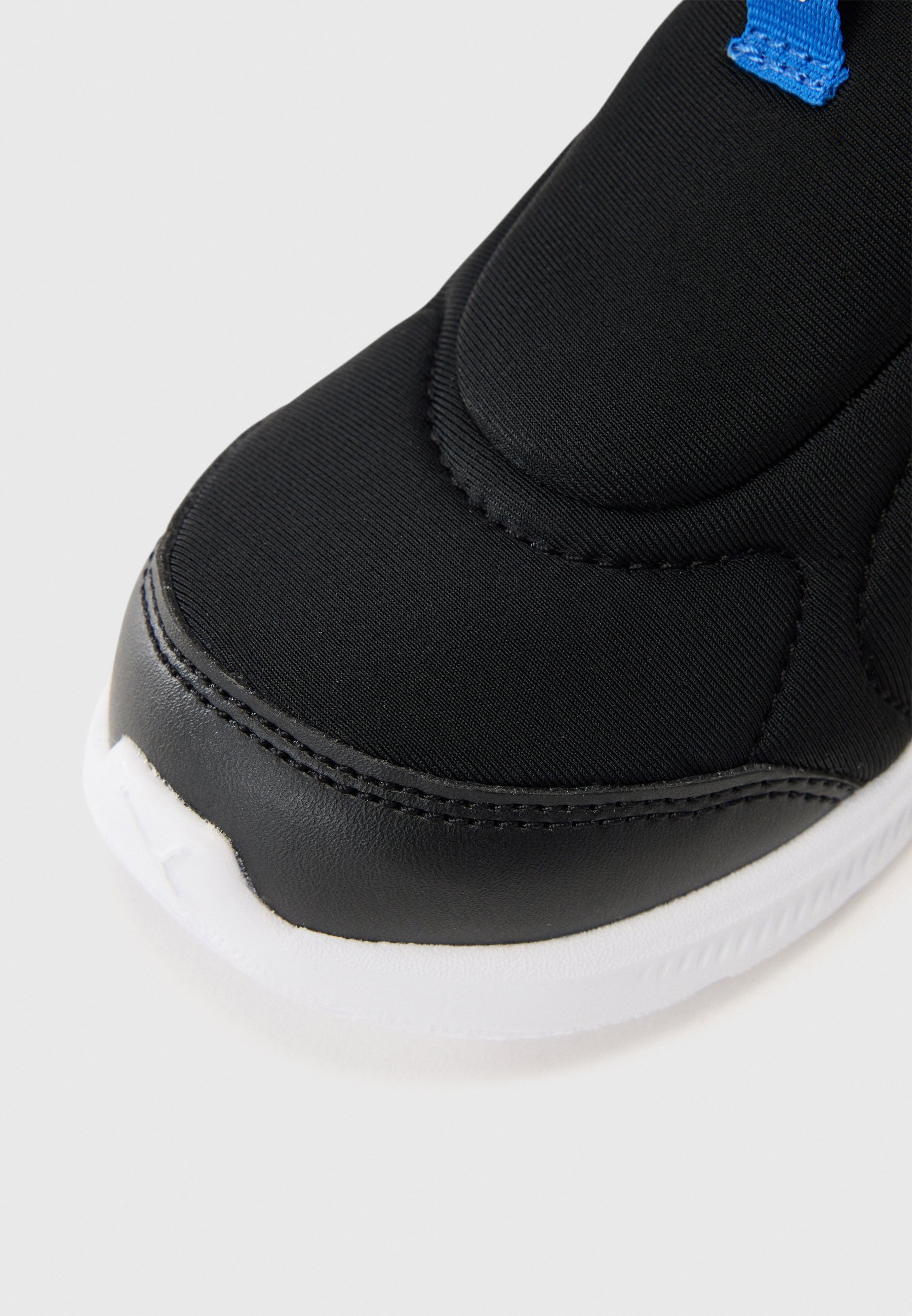 Puma FUN RACER 2 UNISEXE - Chaussures de running sur route - noires