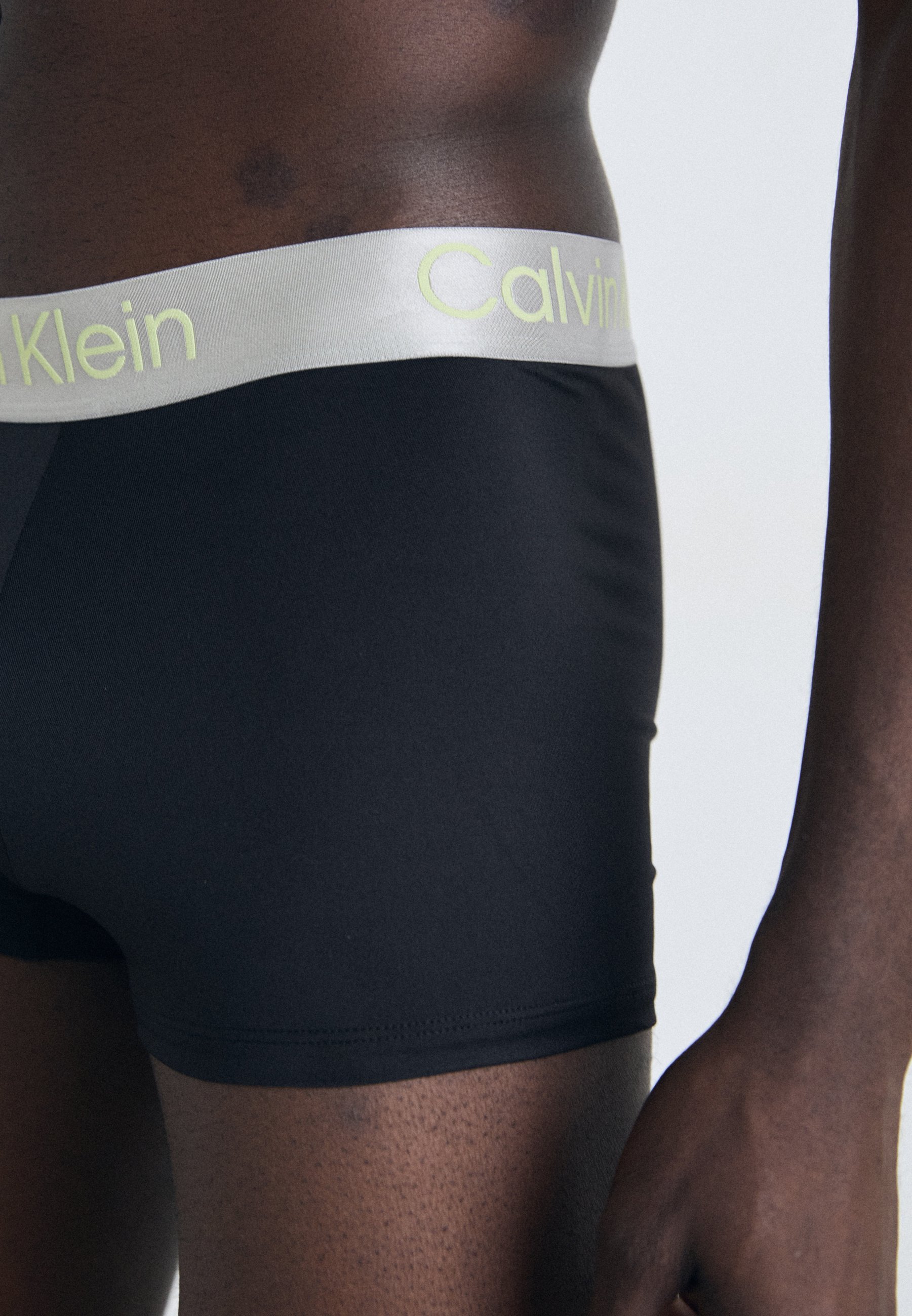 Calvin Klein apatiniai TRUNK 3 PACK - Glaudės - juodos