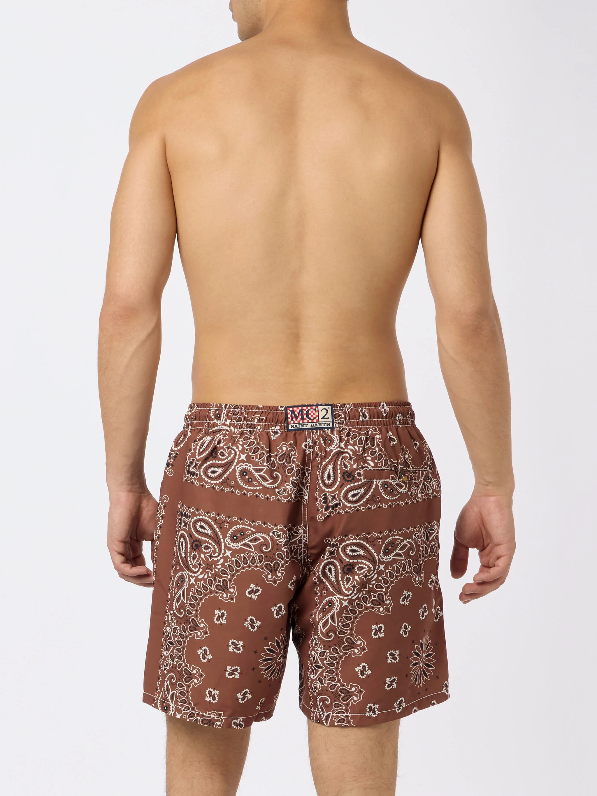 Heren zwempak in bruin met bandana-print
