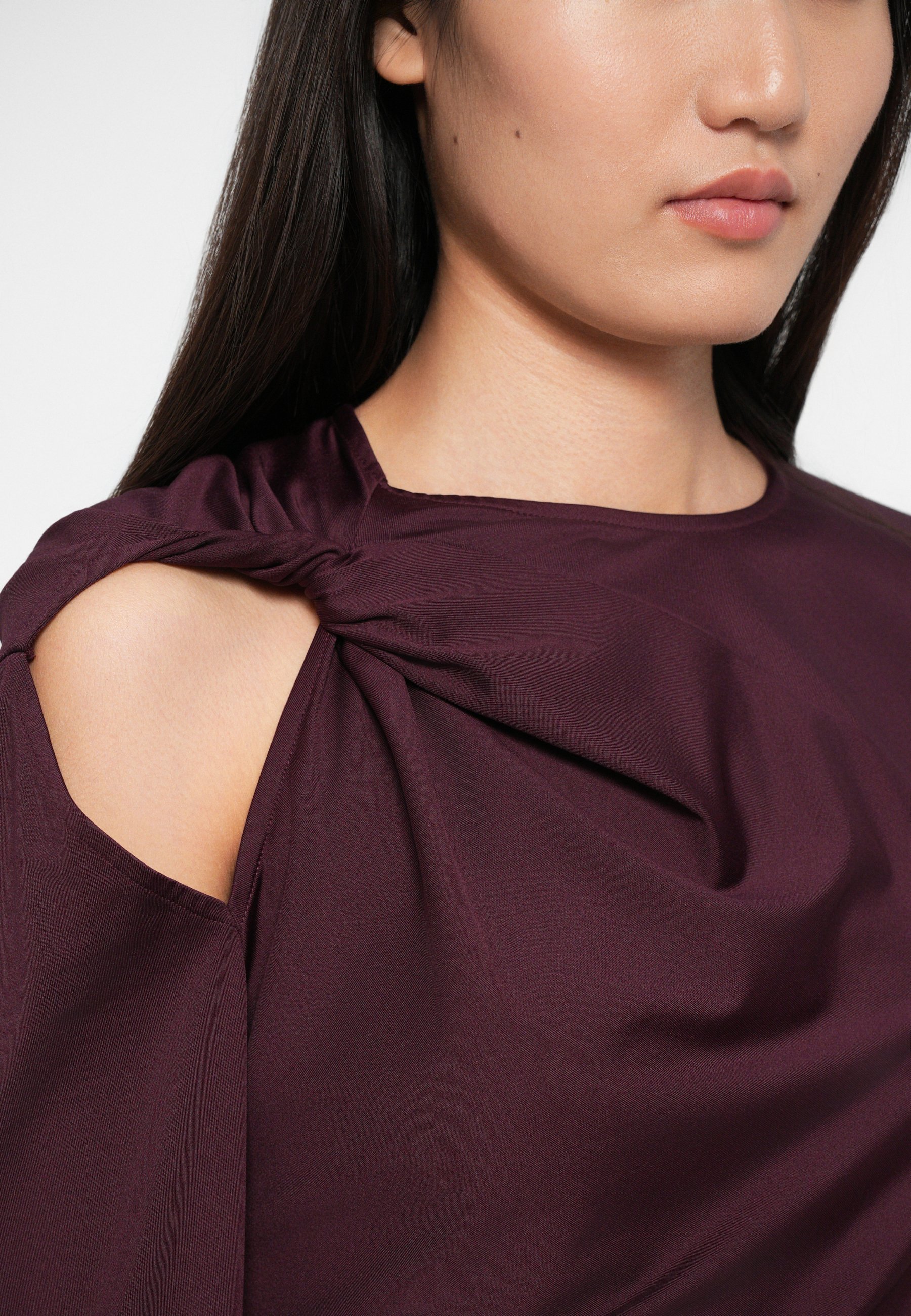 Victoria Beckham top met gedraaid armgatdetail - Top met lange mouwen - bordeauxrood