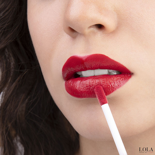 LOLA MAKE UP Rossetto Lucido Colore Intenso a Lunga Durata 024 Hibiscus