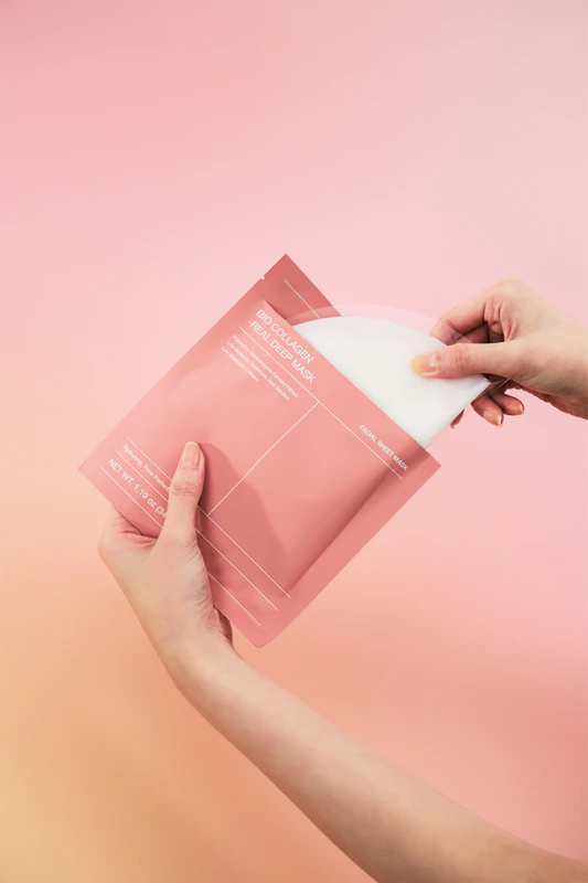 Biodance Bio-Collagen Real Deep Mask - uma máscara de hidrogel intensamente hidratante que minimiza os poros.