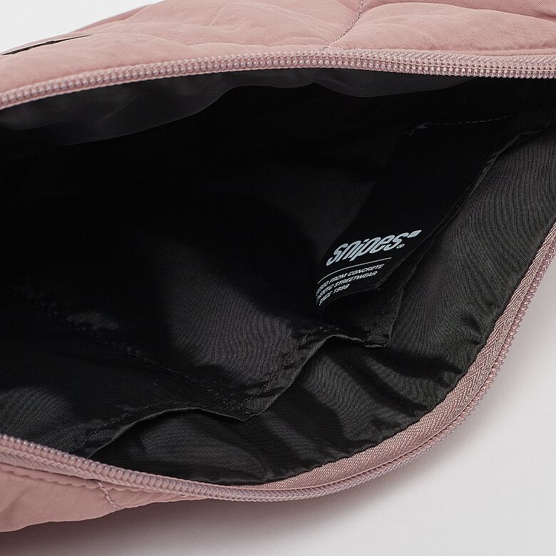 Badge Basic Logo Diamond Quilted Shoulder Bag