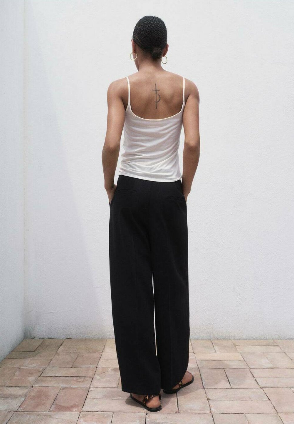 Pantaloni Mango PLEATED WIDE - neri