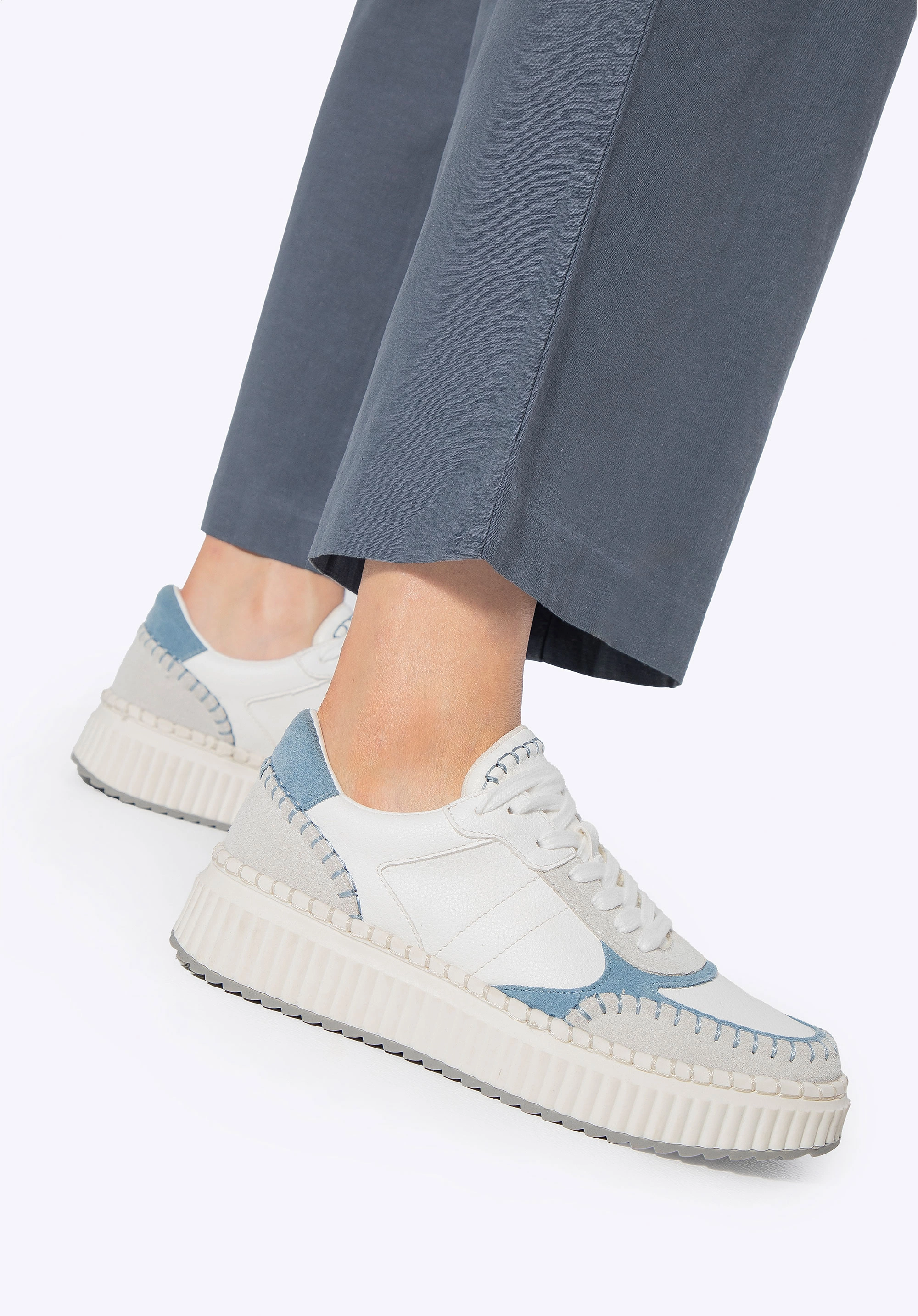 Damskie sneakersy z ekoskóry i skóry zamszowej niebieskie