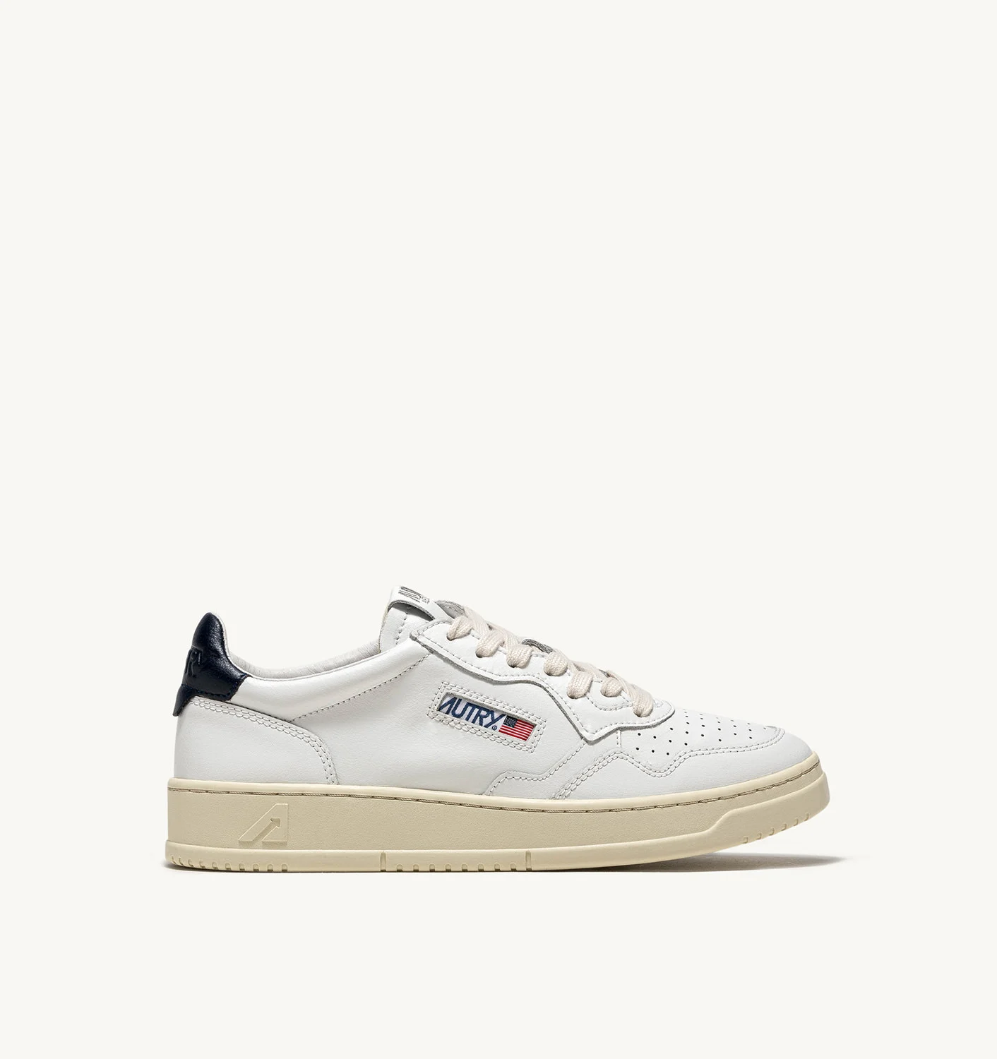 Adidași Medalist Low din piele albă și Space