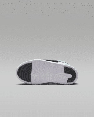 Sky Jordan 1 Younger Kids' Shoe