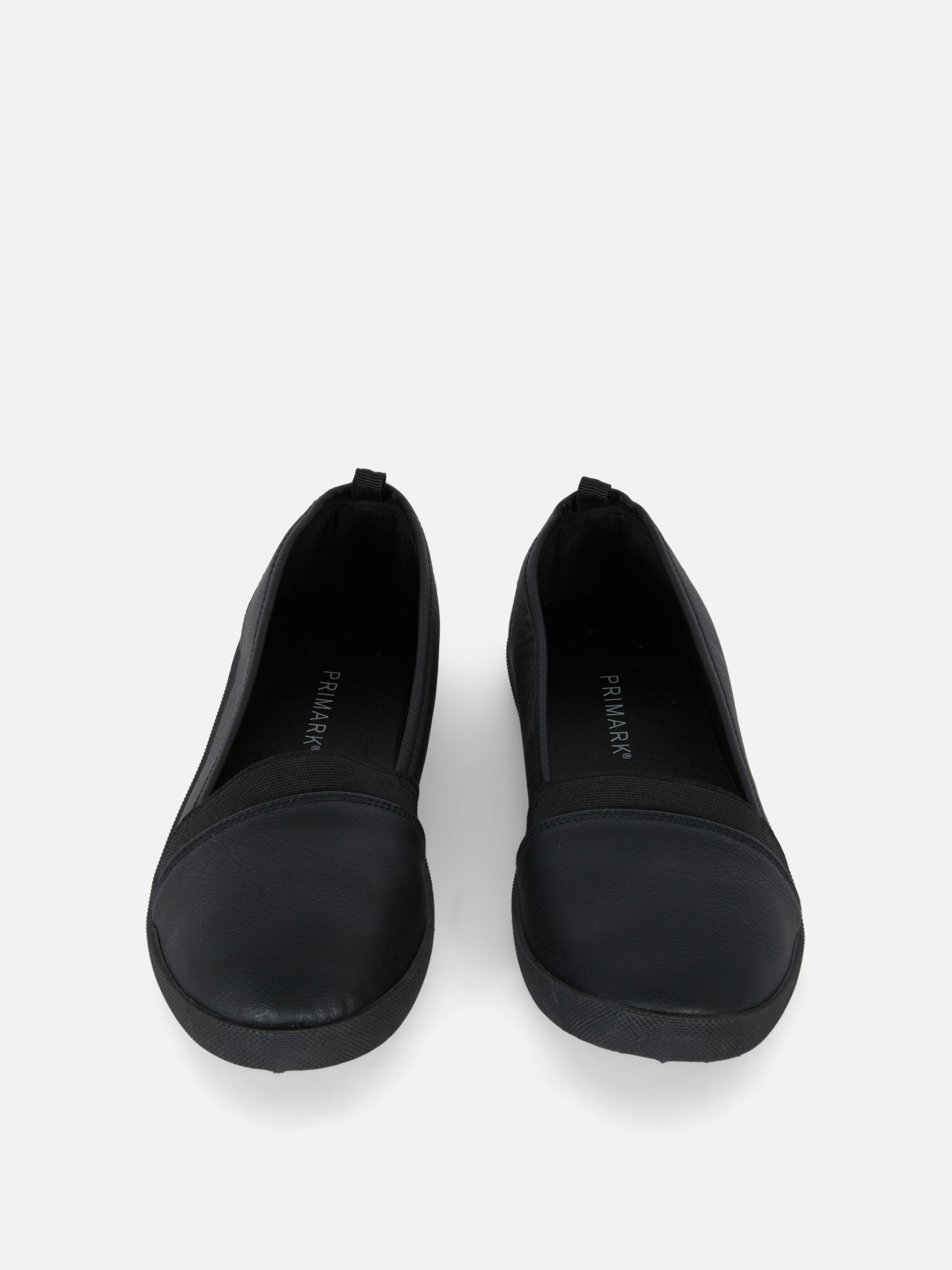 Pantofi sport fără mâneci din piele ecologică Pro Trek, ca o piesă de bază, poartă acești pantofi fără mâneci din piele ecologică