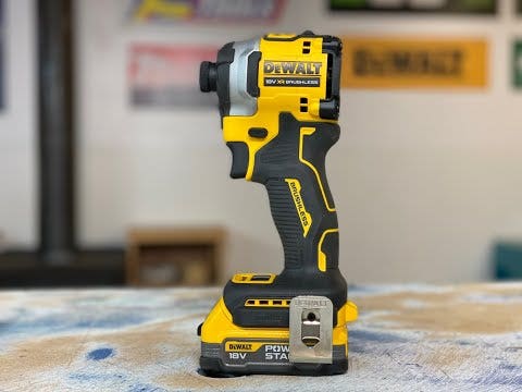 DEWALT 18V børsteløs 3-trinns kompakt slagtrekker med lær DCF850N-XJ