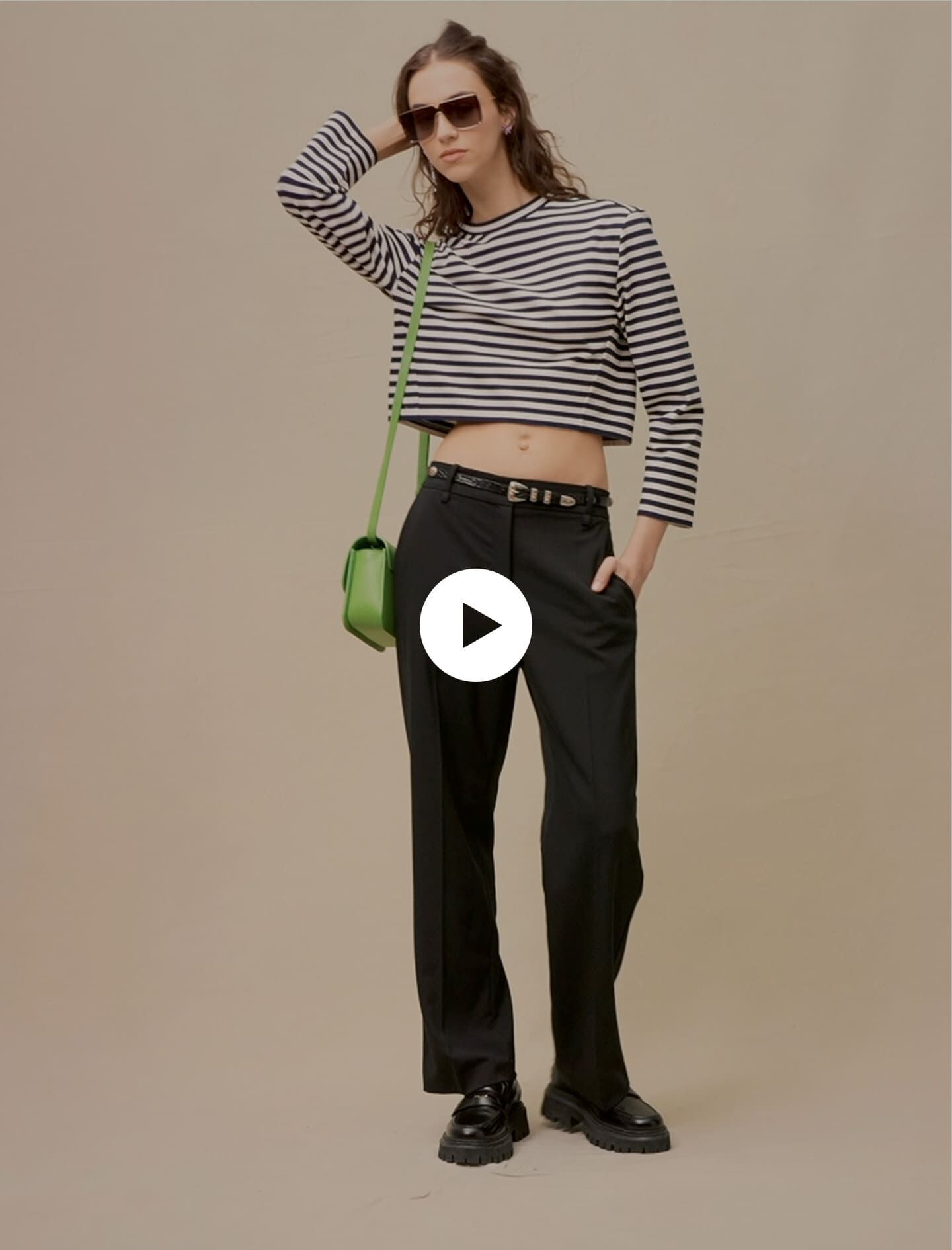 Pantaloni negri cu croi larg - Negru