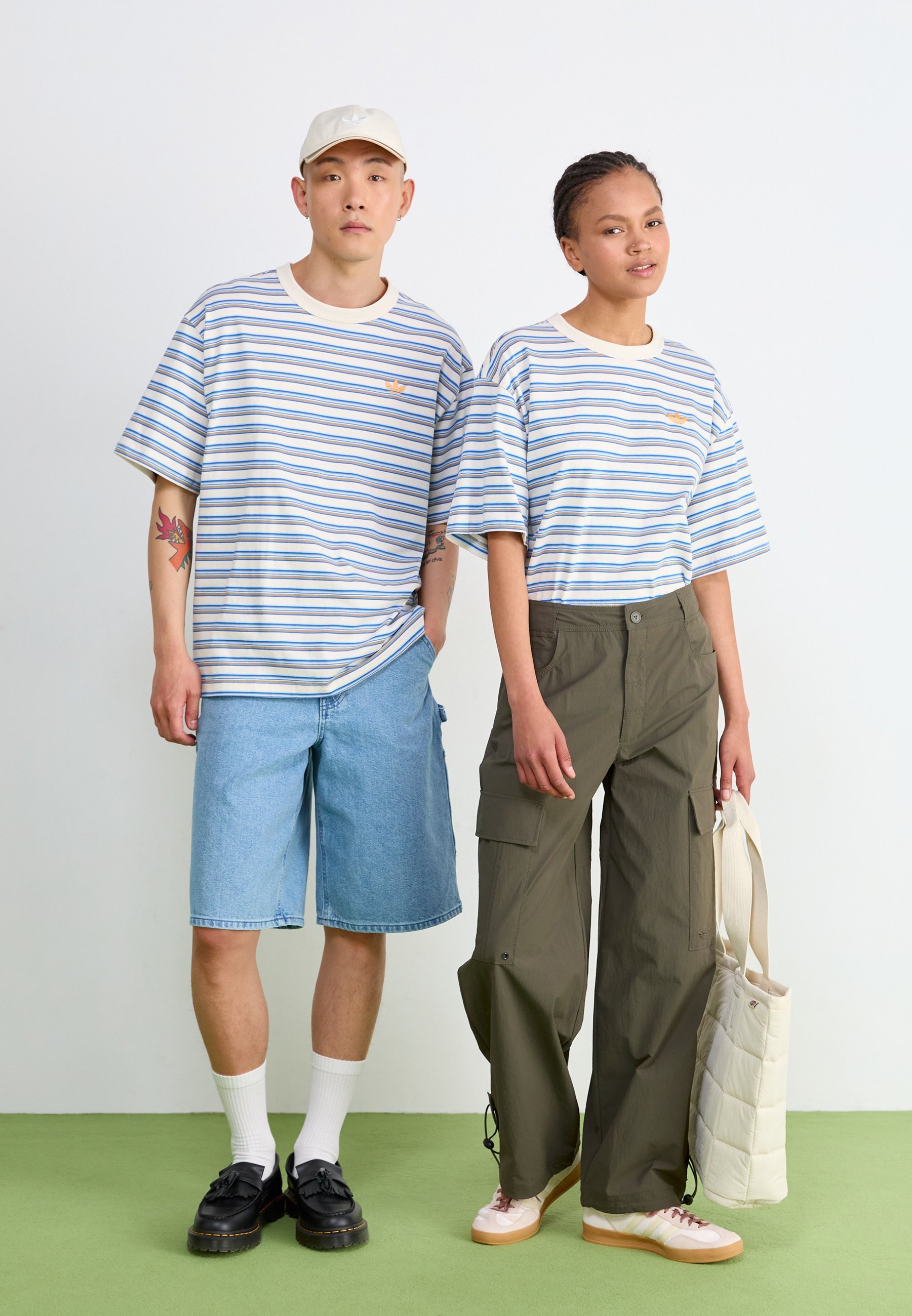 adidas Originals STRIPE TEE UNISEX - Printitud T-särk - mitmevärviline/valge kargo/udune oranž