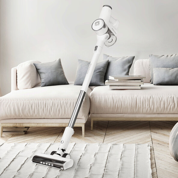 X4 Pro cordless vacuum cleaner, 13-piece set.