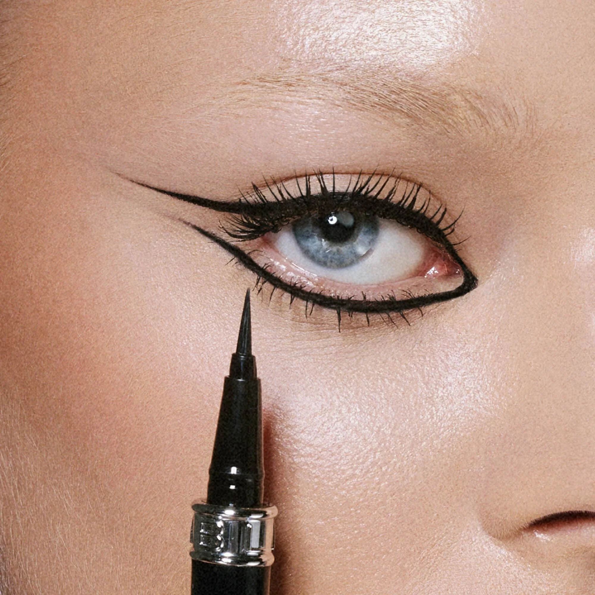 Occhi True Signature Eyeliner - Eyeliner