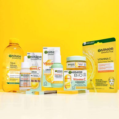 Garnier micelinis vanduo su vitaminu C, valomasis vanduo veidui, akims ir lūpoms, 400 ml