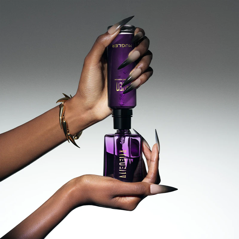 Frasco recarregável de Mugler Alien Eau de Parfum para mulheres