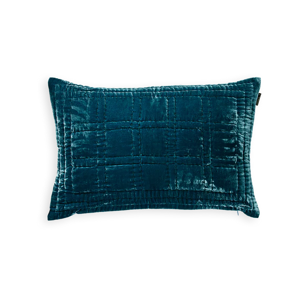 Funda de cojín de la colección Saigon de House of Rituals, de viscosa y terciopelo de seda, 60x40 cm.
