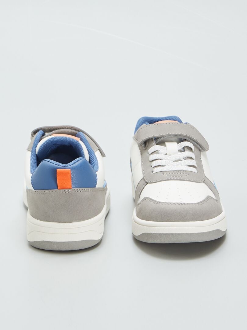 Tênis com velcro - CINZA