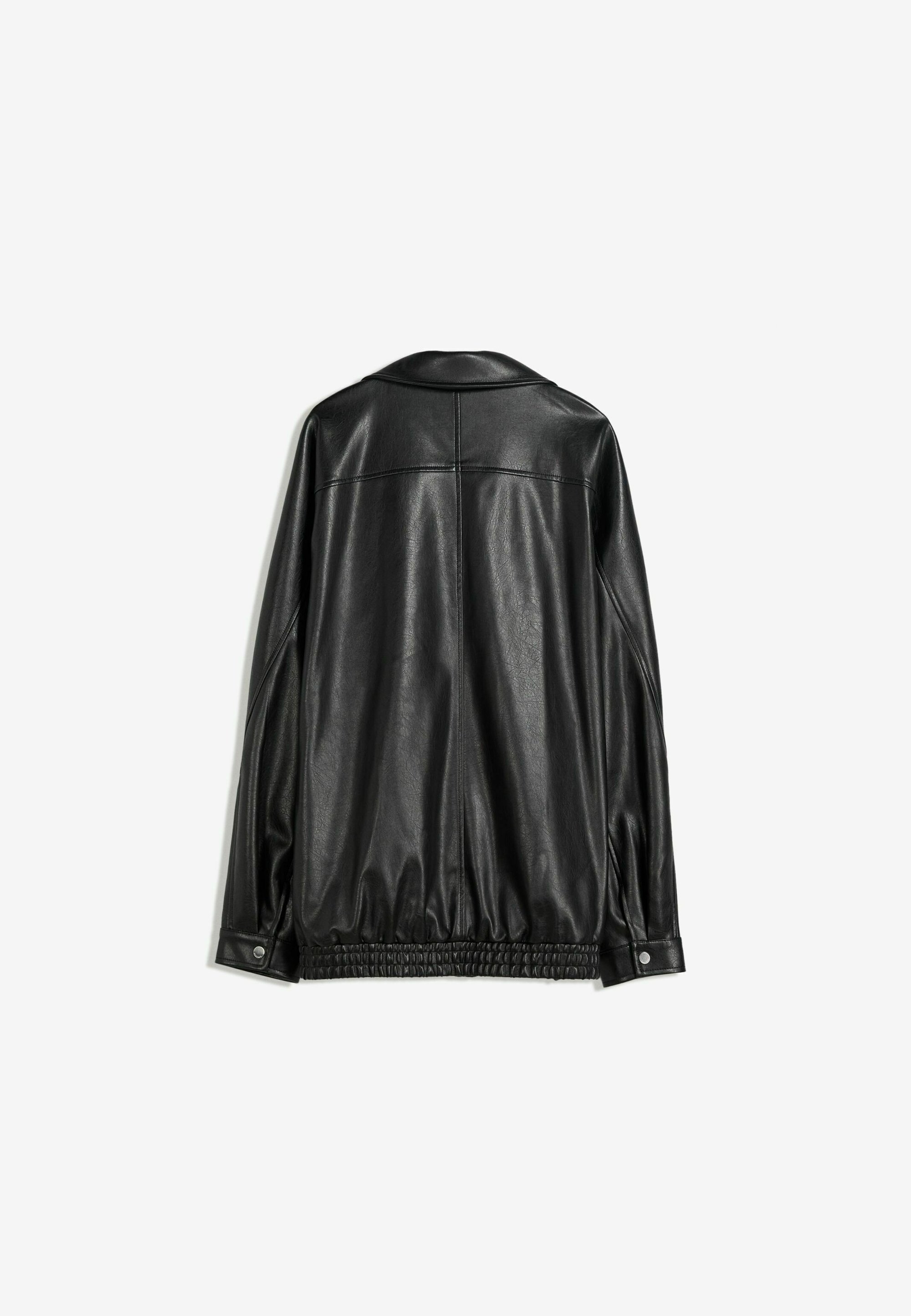 Bershka OVERSIZE - Kunstleren jas - zwart