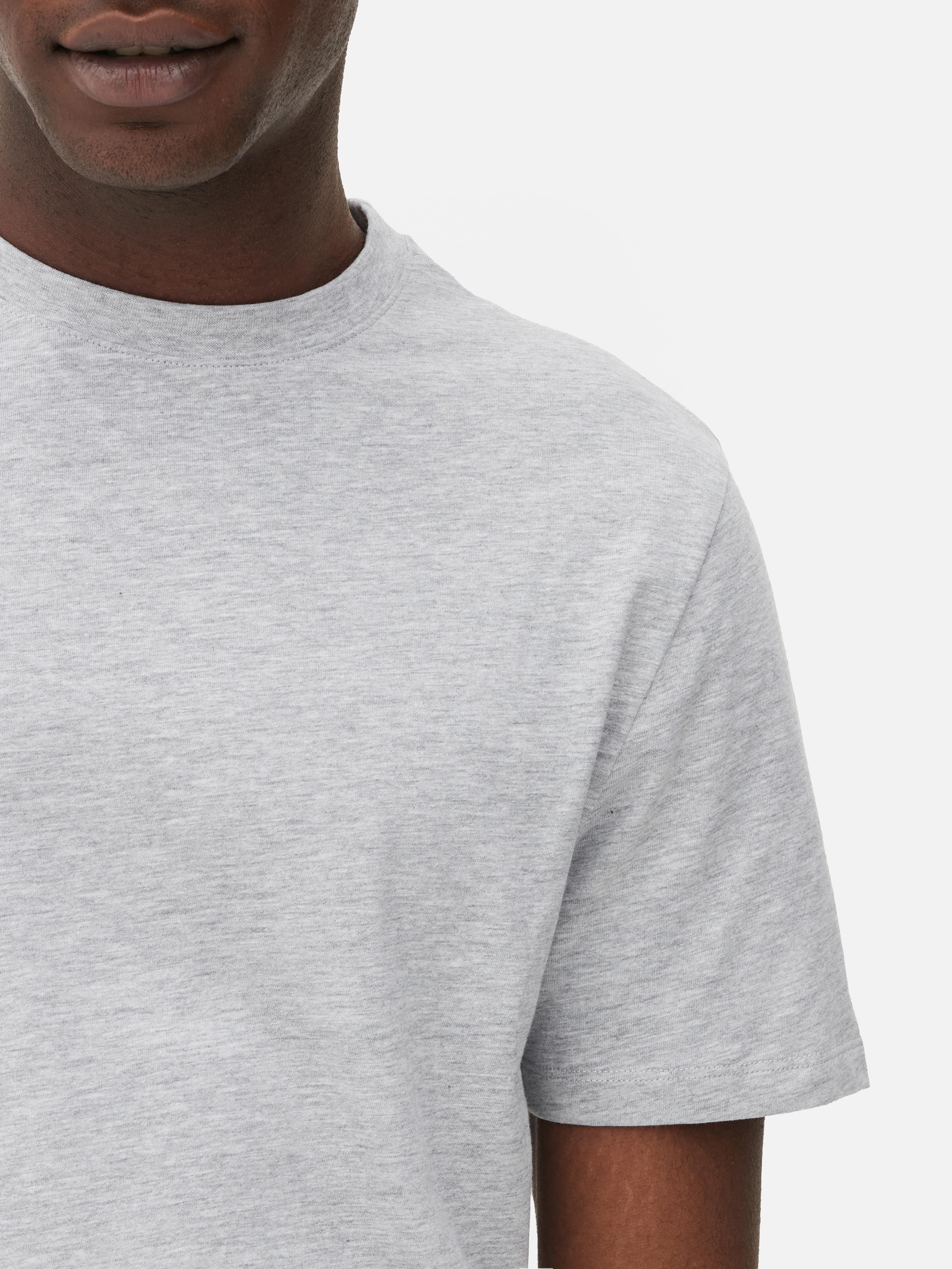 T-Shirt in regulärer Passform, meliert. Entdecken Sie das Basic für das ganze Jahr: unser T-Shirt in regulärer Passform.