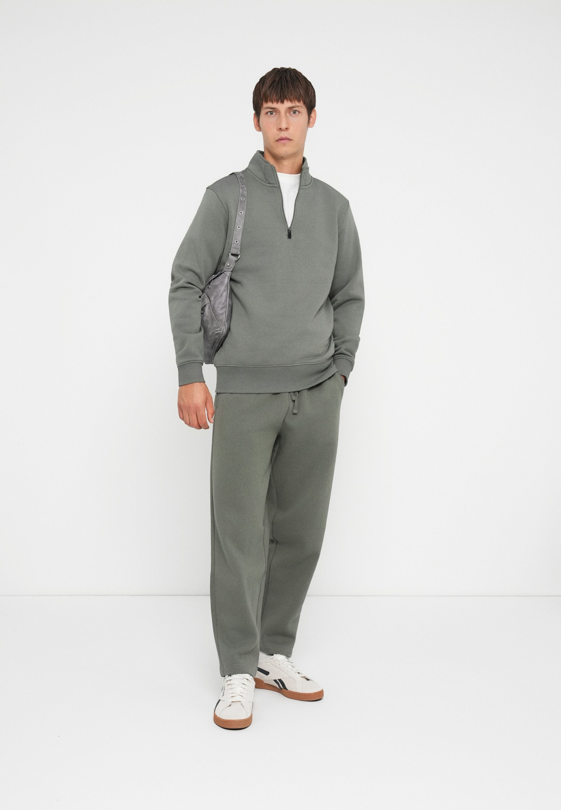 Only & Sons ONSCERES WIDE PANT - Trainingshose - Rizinusgrau