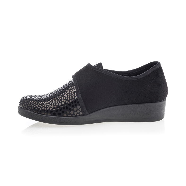 Zapatos cómodos para mujer, color negro.