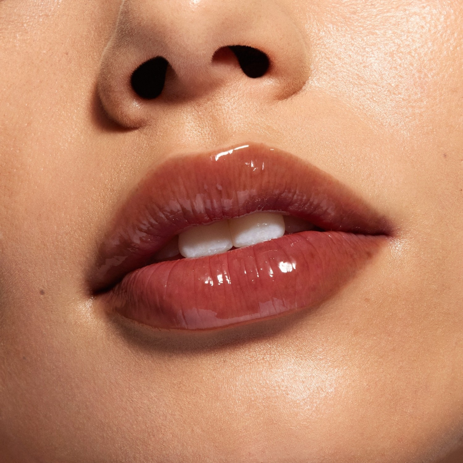 KYLIE SKIN Olej na pery Must-Haves Kylie Skin olej na pery – lieskovoorieškový krém, 6 ml – 6 ml