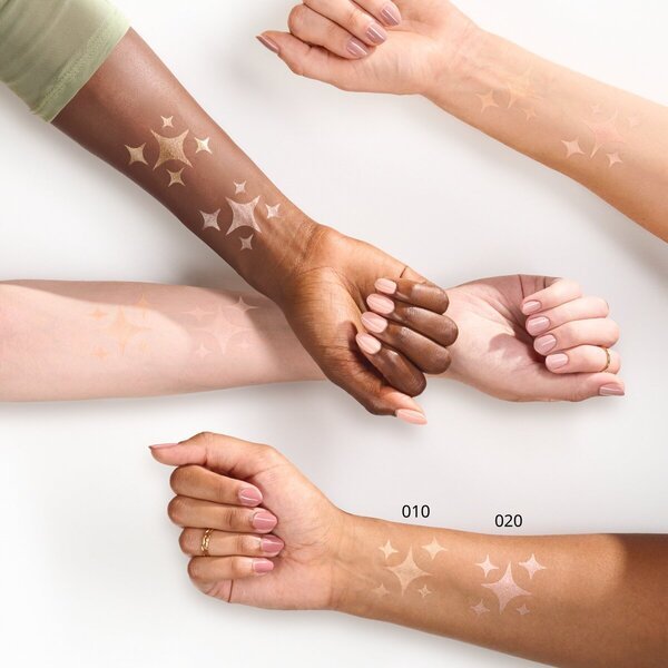 Essence Baby Got Glow 020 Rosy Glaze Aura osvetljevalec v stiku 5,5 g