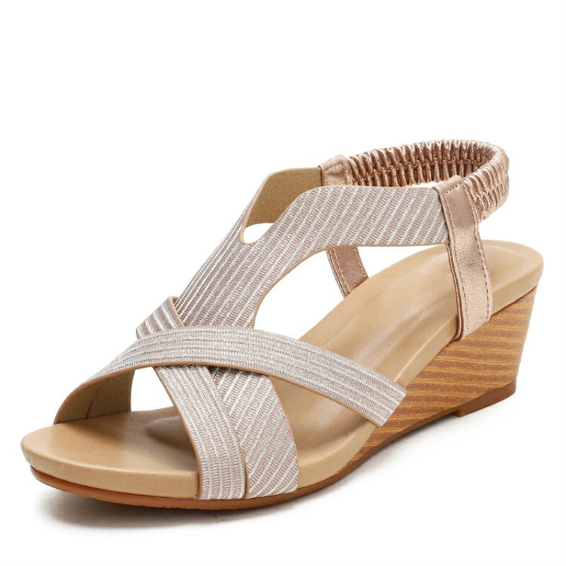 Pendio bohémien con scarpe romane Moda estiva retrò casual elegante e generosa parola con sandali da vacanza da donna