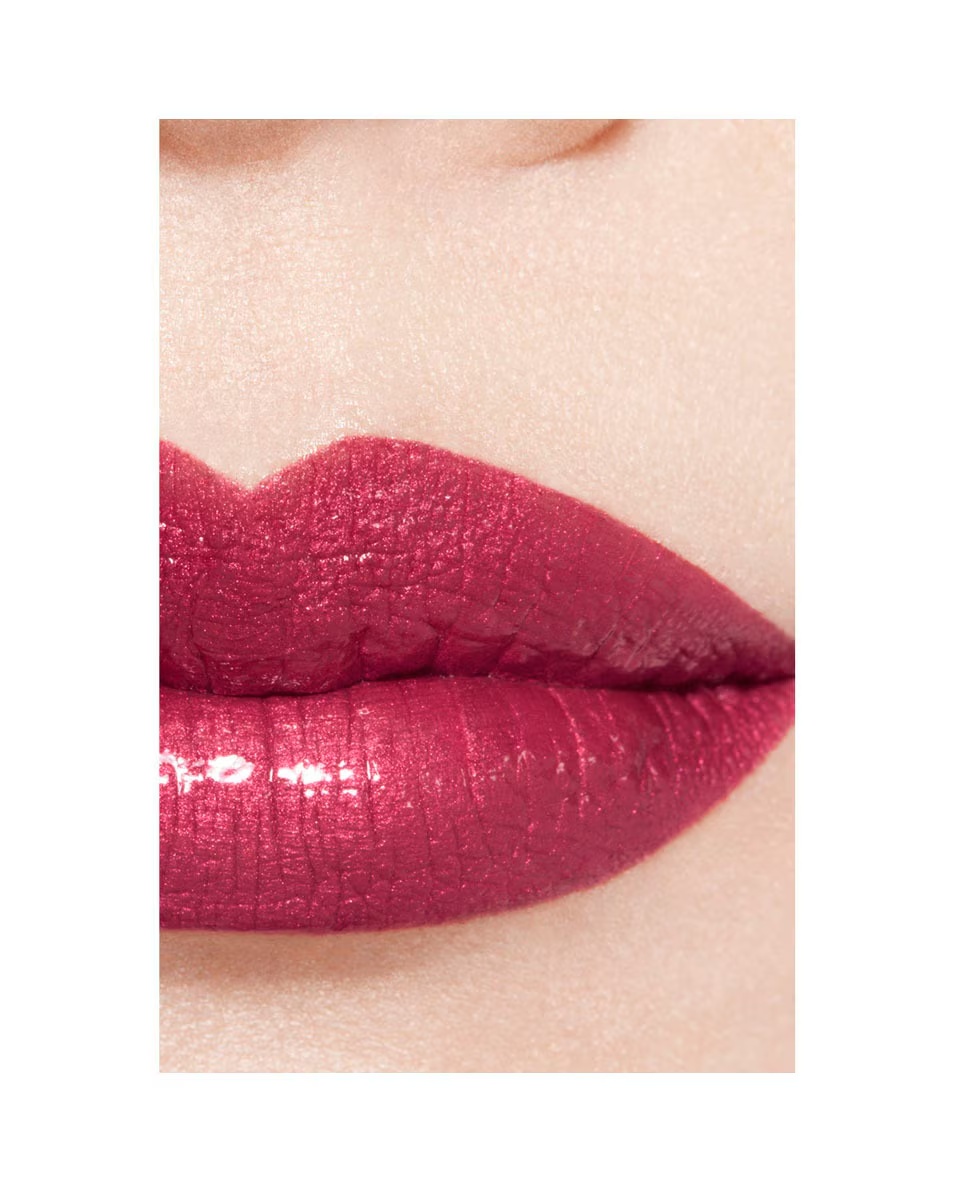 CHANEL ROUGE ALLURE LAQUE RUJUL LICHID CU STRĂLUCIRE EXTREM DE LUNGĂ DURATĂ
